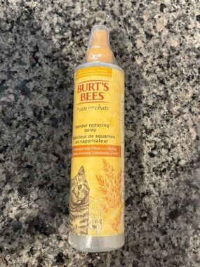 Burt’s Bees Allergen Dander Spray for Cats and Pets